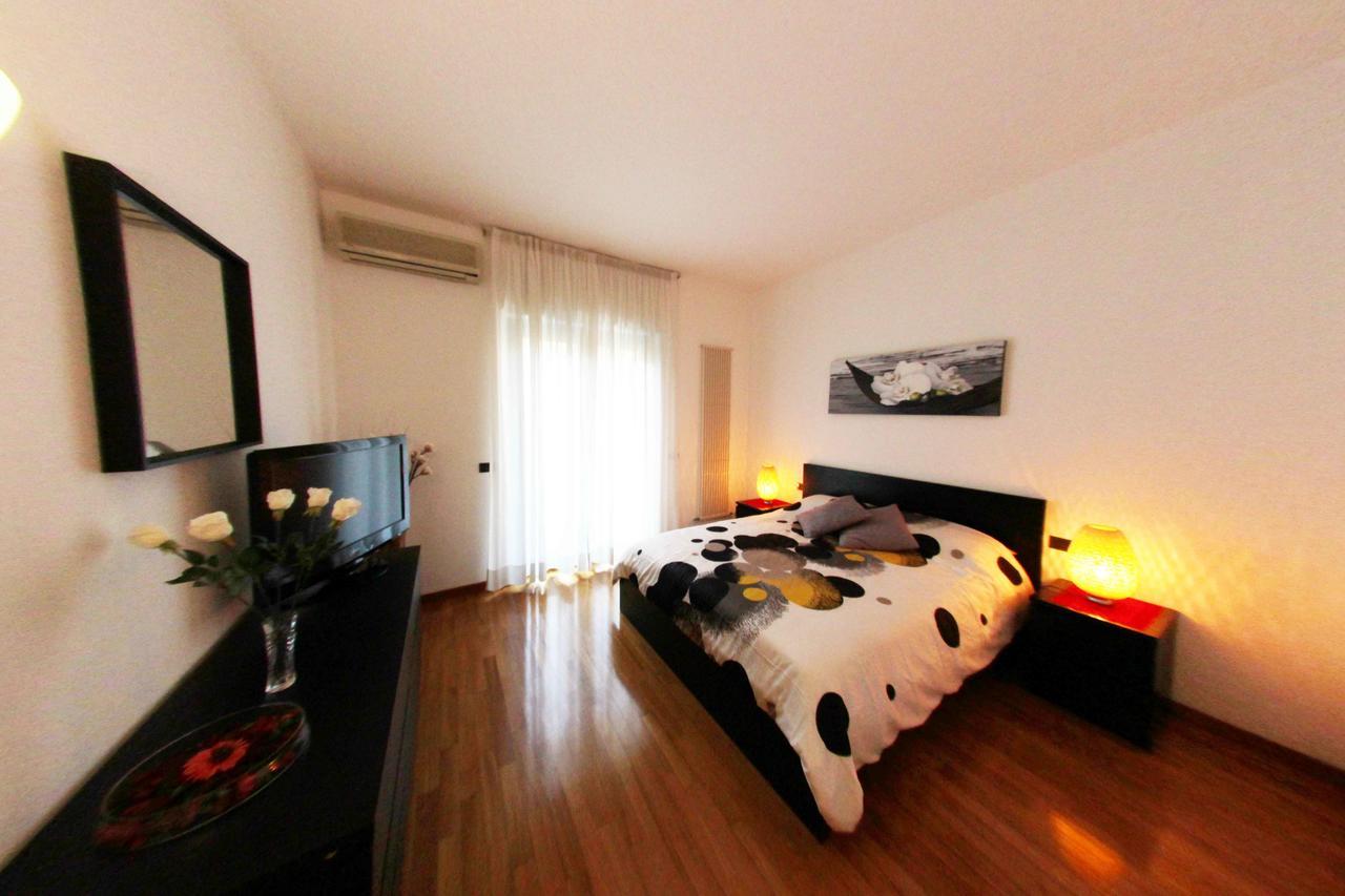 Apartment De Rossi Bari Exterior photo